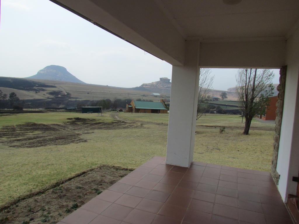 Pumula Guest Farm Villa Fouriesburg Kültér fotó